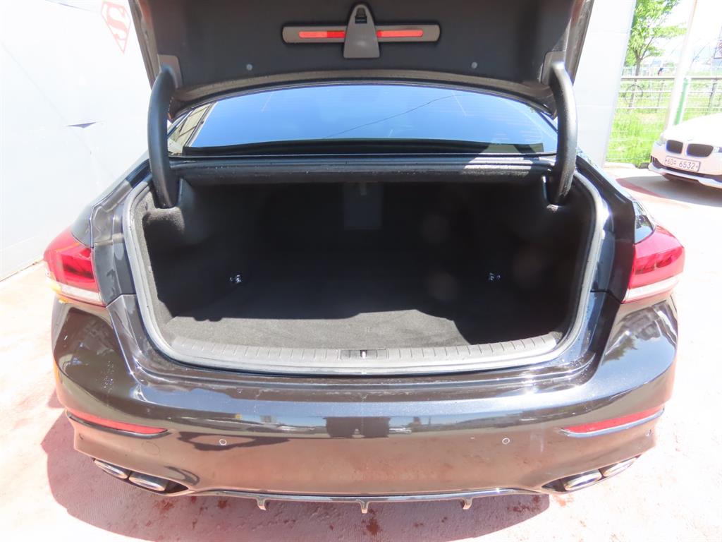 Genesis G80 — photo 05