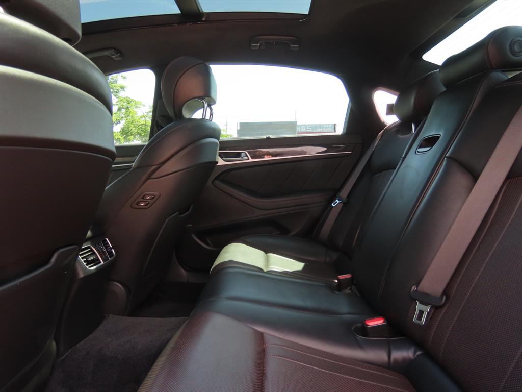 Genesis G80 — photo 06