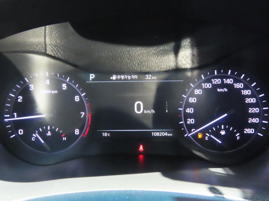 Genesis G80 — photo 09