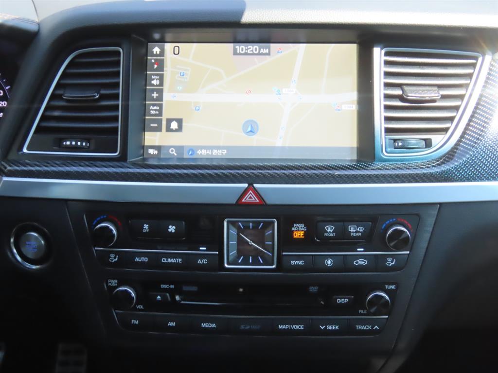 Genesis G80 — photo 10