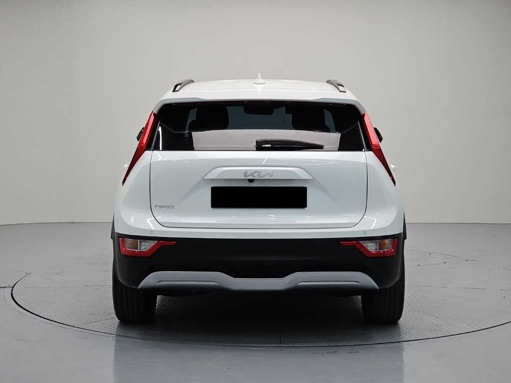 Kia Niro — photo 03