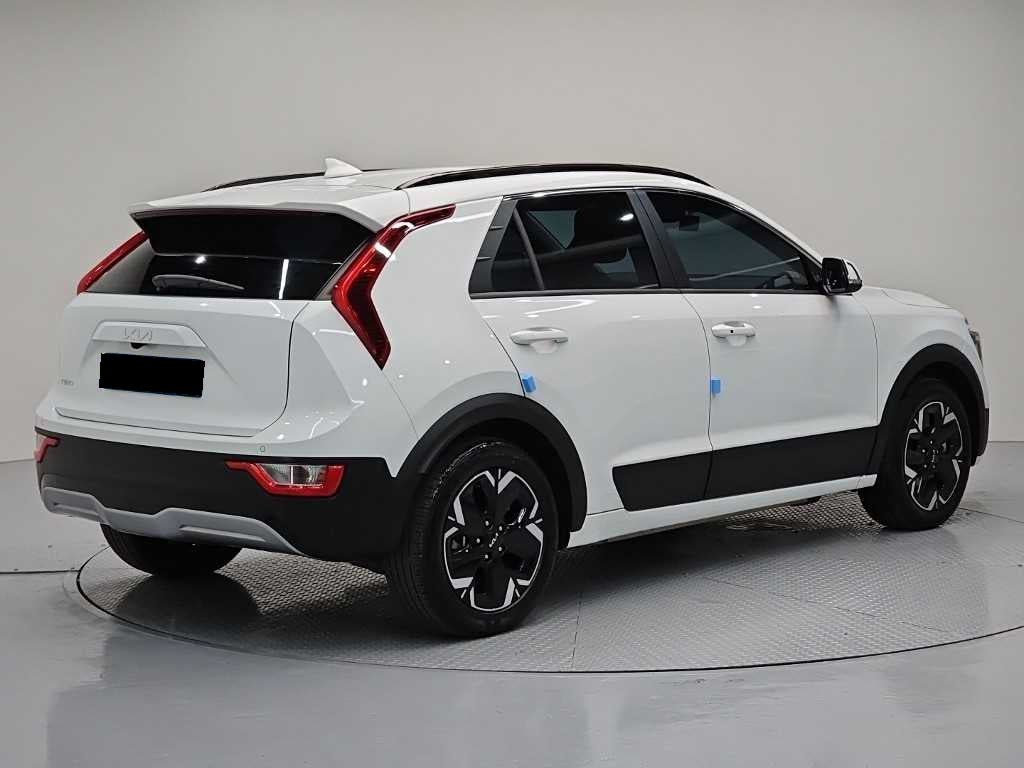 Kia Niro — photo 04