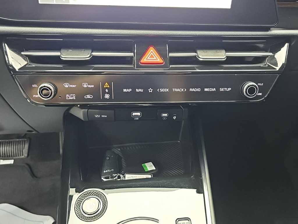 Kia Niro — photo 10