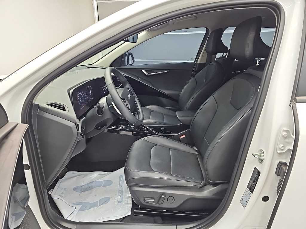 Kia Niro — photo 11