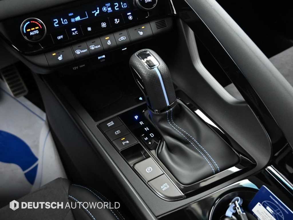 Hyundai Avante — photo 09