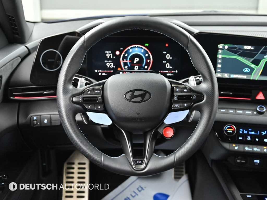 Hyundai Avante — photo 13