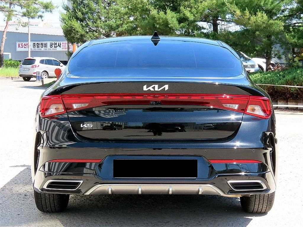 Kia K5 — photo 04