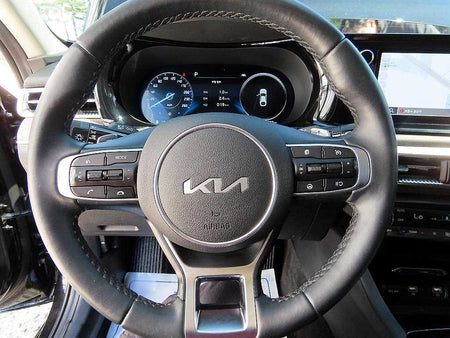 Kia K5 — photo 08