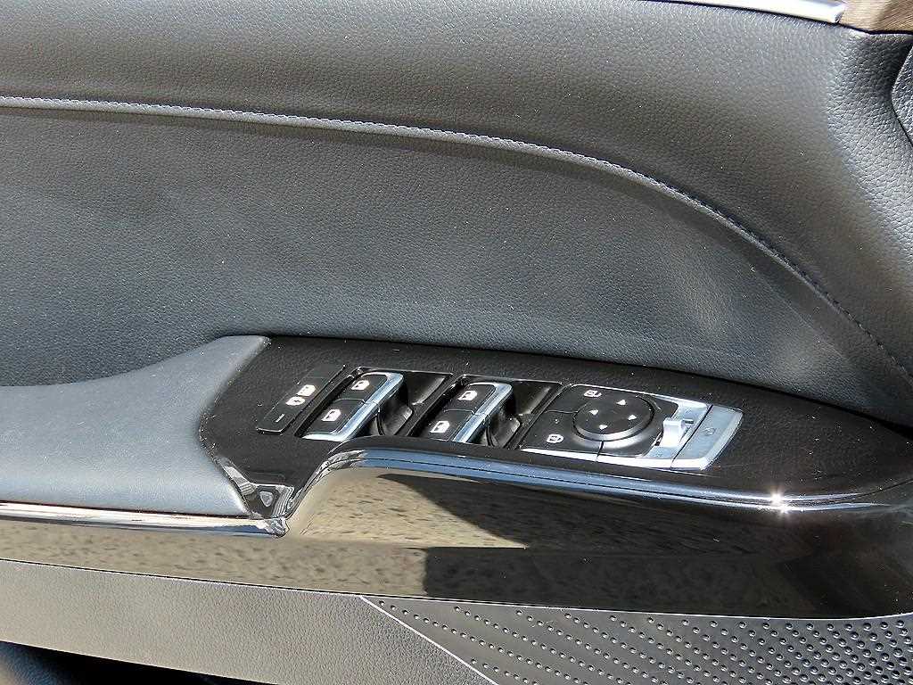 Kia K5 — photo 11