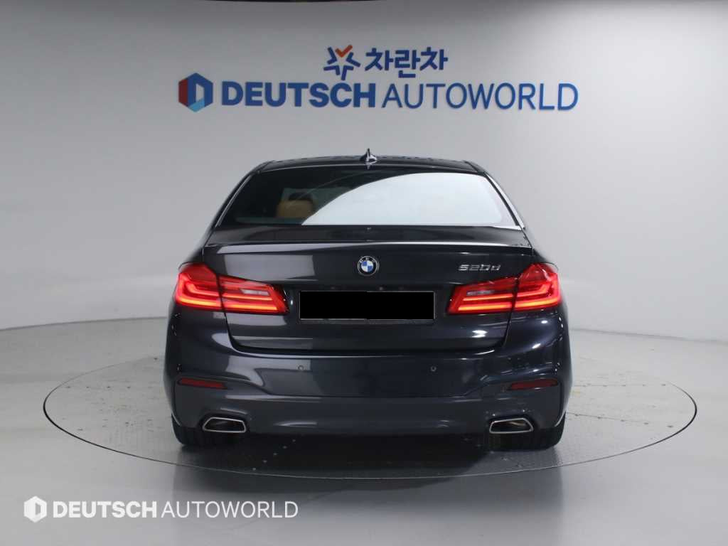 BMW 5-Series — photo 04