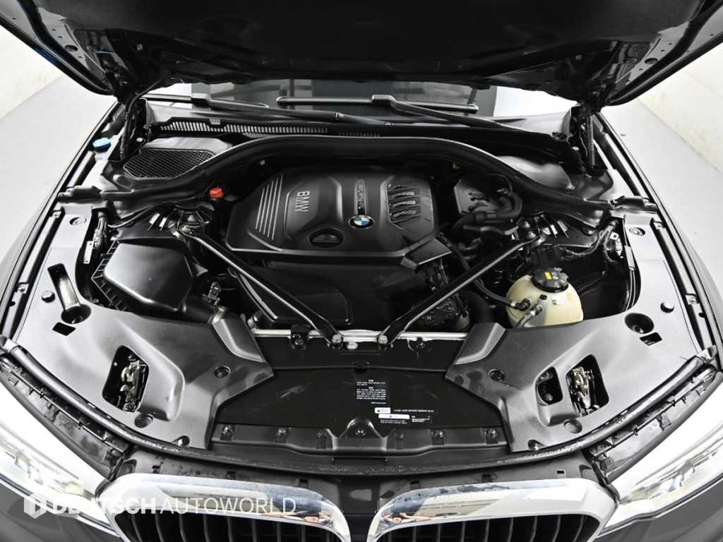 BMW 5-Series — photo 06