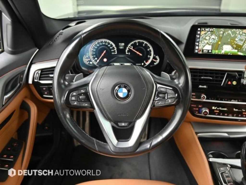 BMW 5-Series — photo 08