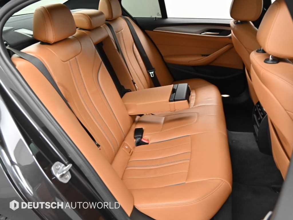 BMW 5-Series — photo 13