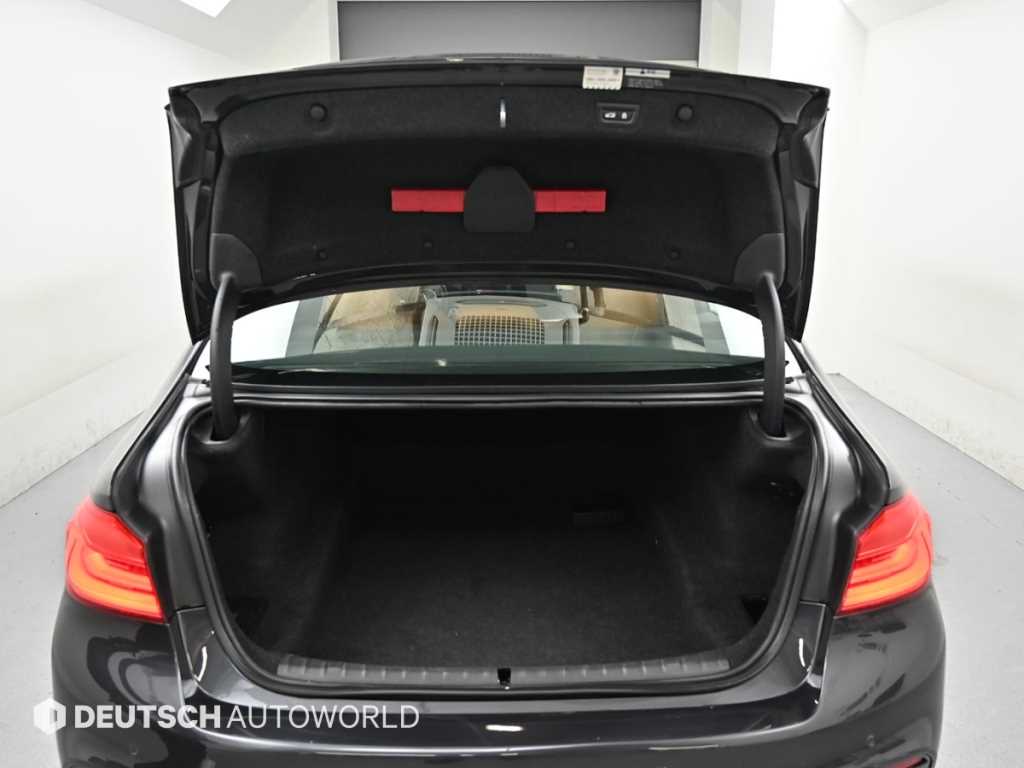 BMW 5-Series — photo 19