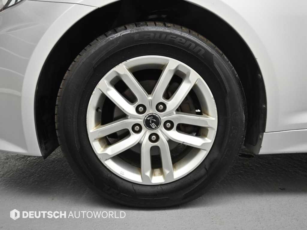 Kia K5 — photo 05