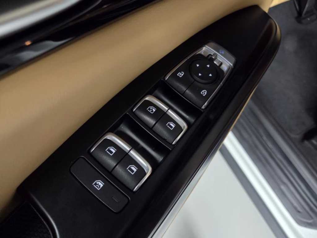 Kia Carnival — photo 11