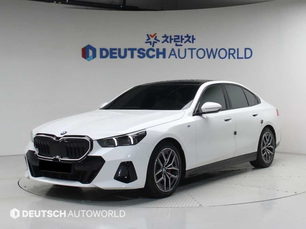 BMW 5-Series — photo 02
