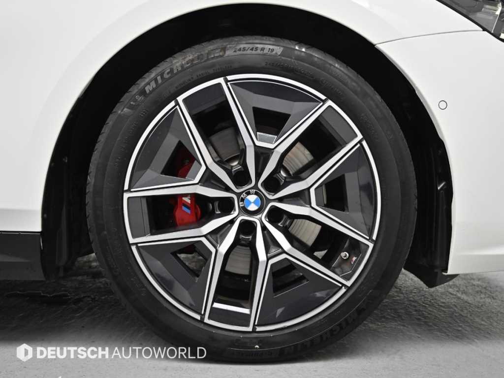 BMW 5-Series — photo 05
