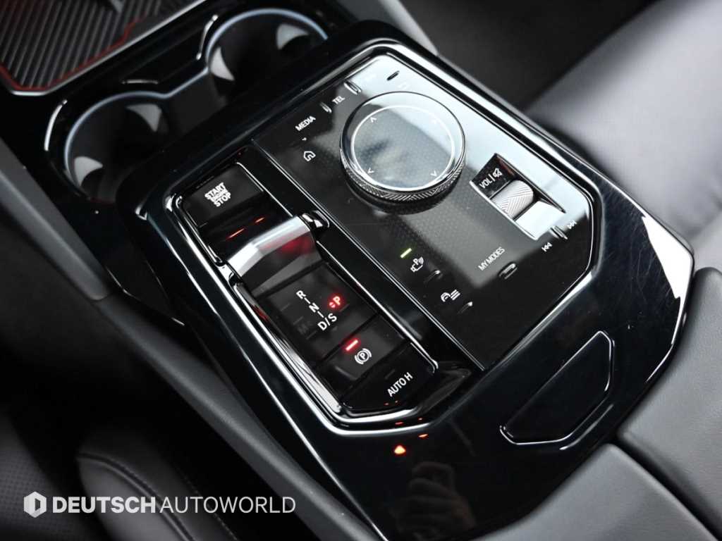 BMW 5-Series — photo 09