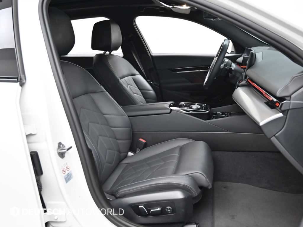 BMW 5-Series — photo 10
