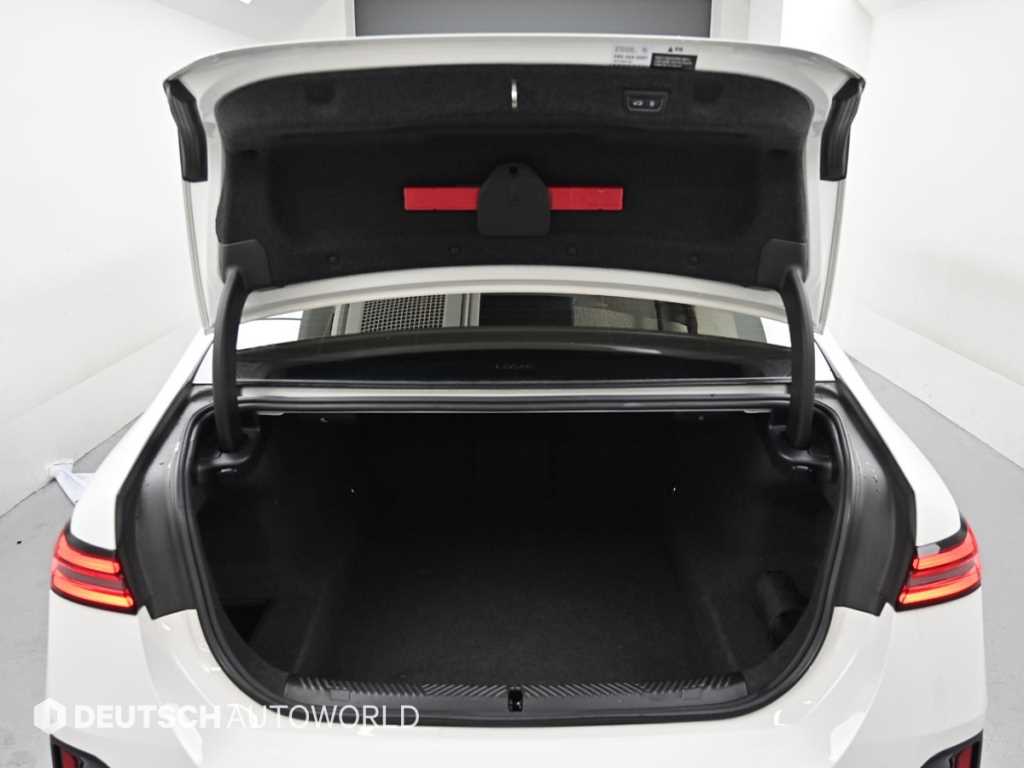 BMW 5-Series — photo 19