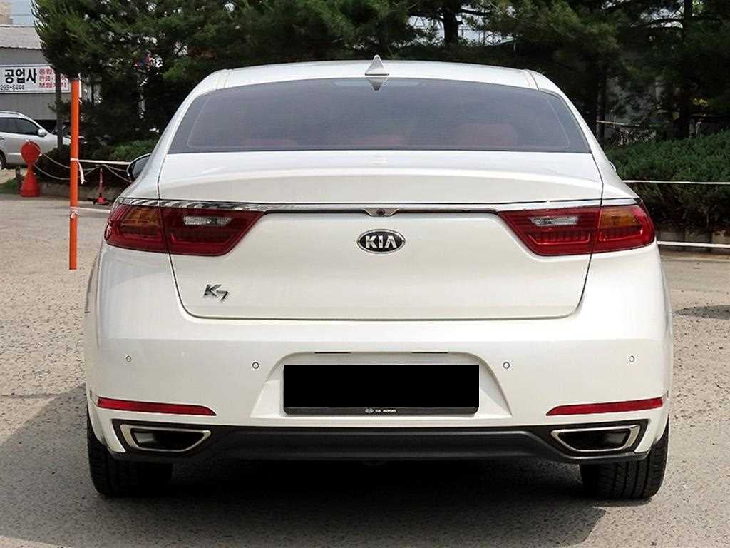 Kia K7 — photo 04