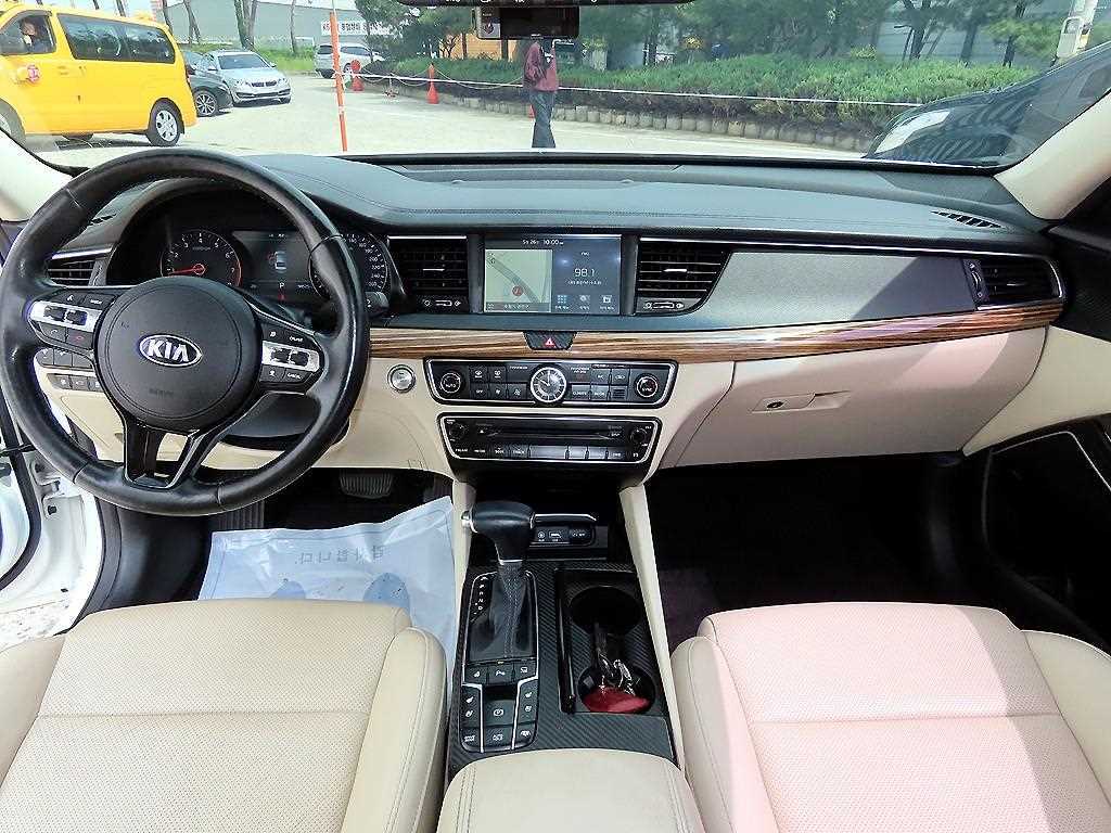 Kia K7 — photo 07