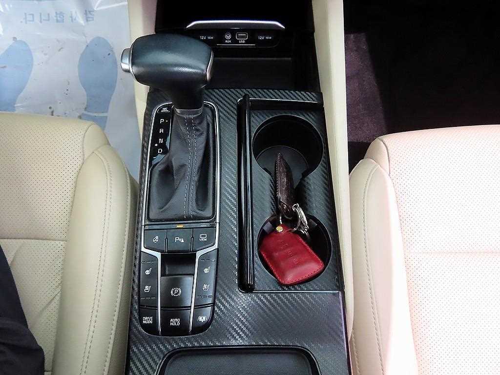 Kia K7 — photo 11