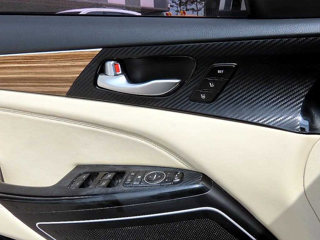 Kia K7 — photo 12