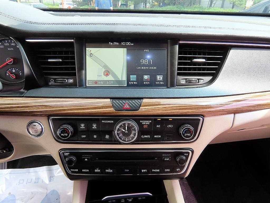Kia K7 — photo 14
