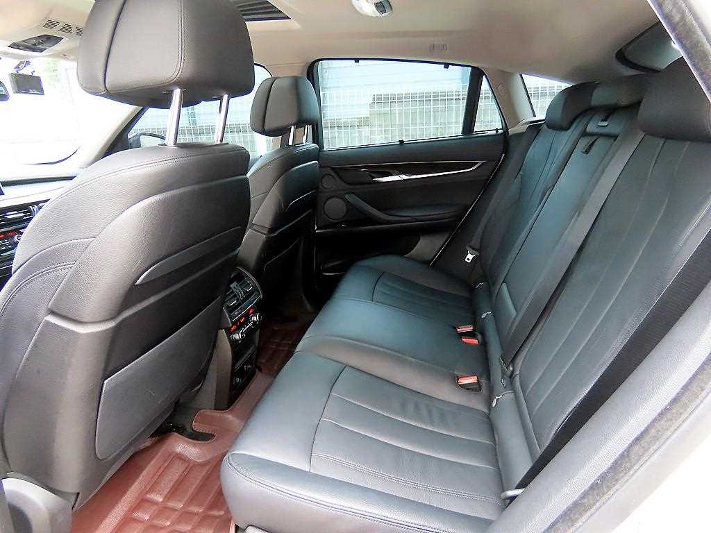 BMW X6 — photo 06