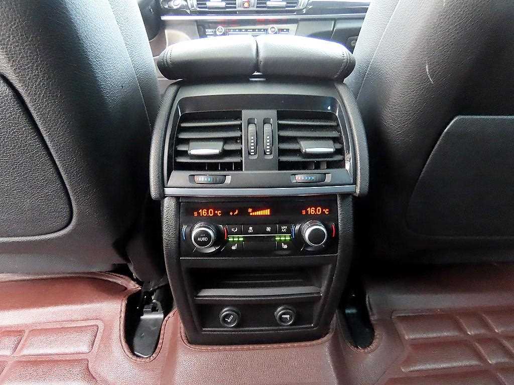 BMW X6 — photo 13