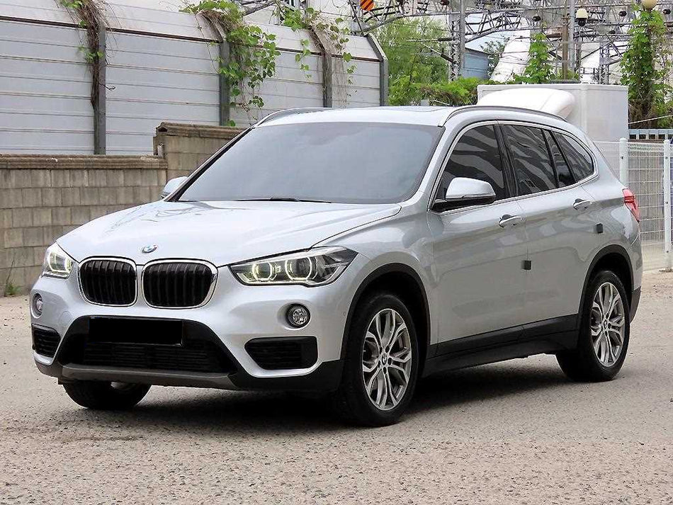 BMW X1 — photo 01