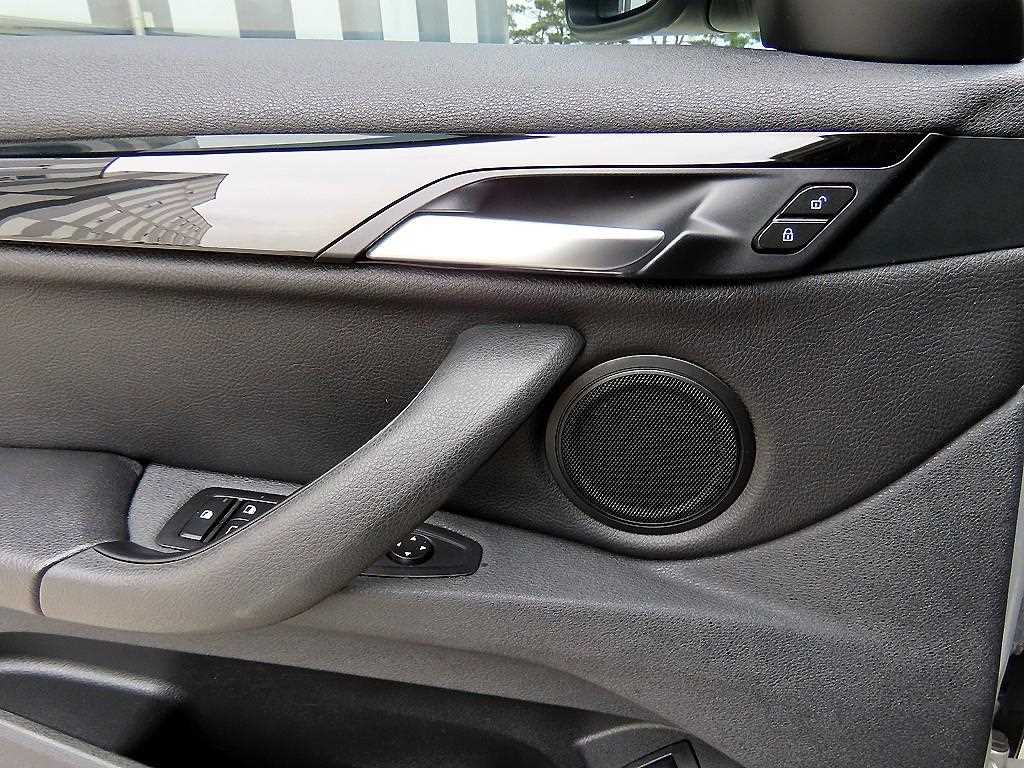 BMW X1 — photo 11