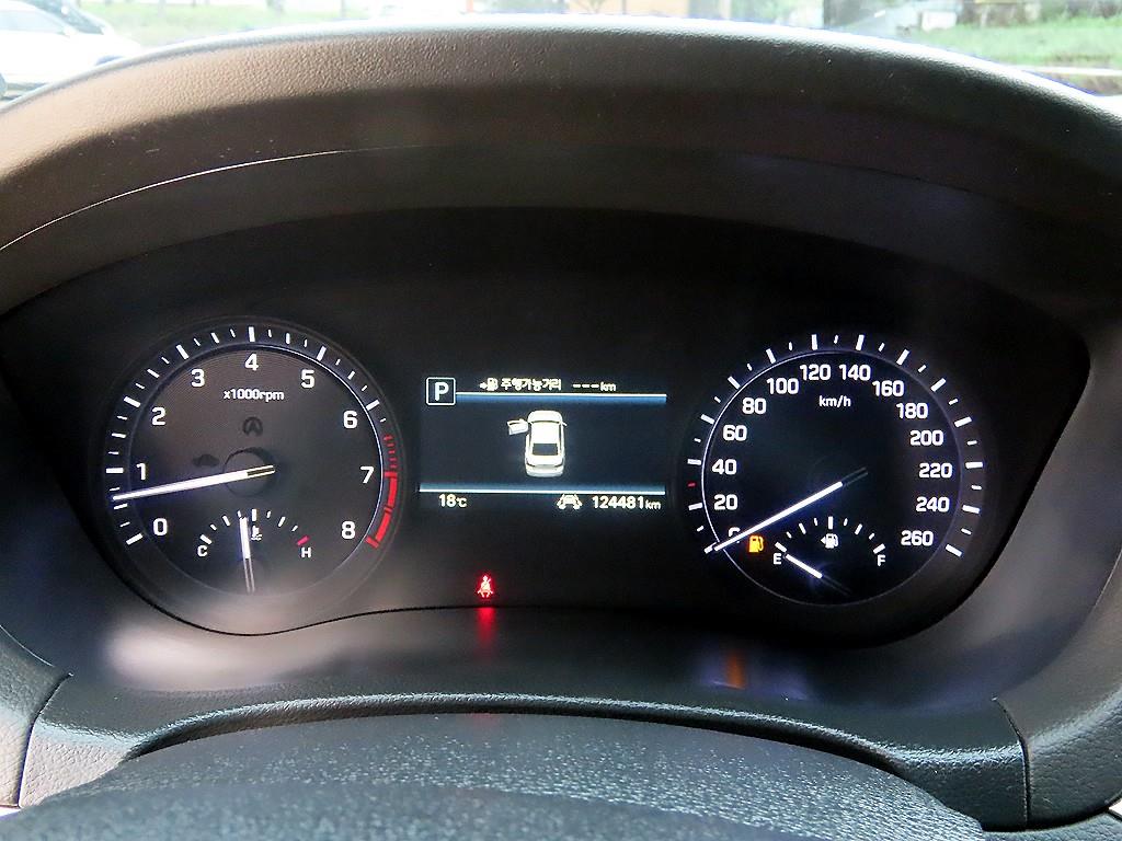 Genesis G80 — photo 09