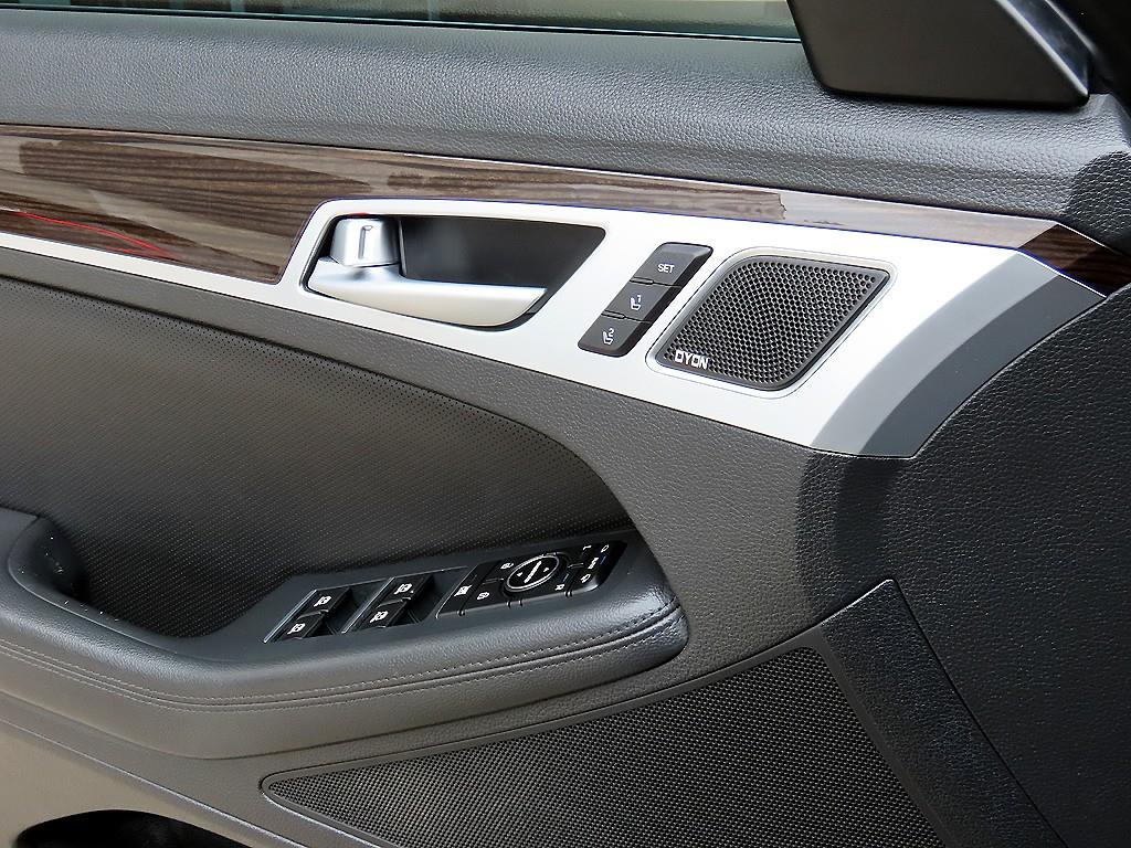 Genesis G80 — photo 11
