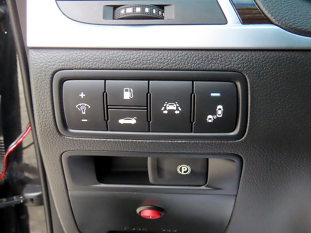 Genesis G80 — photo 12