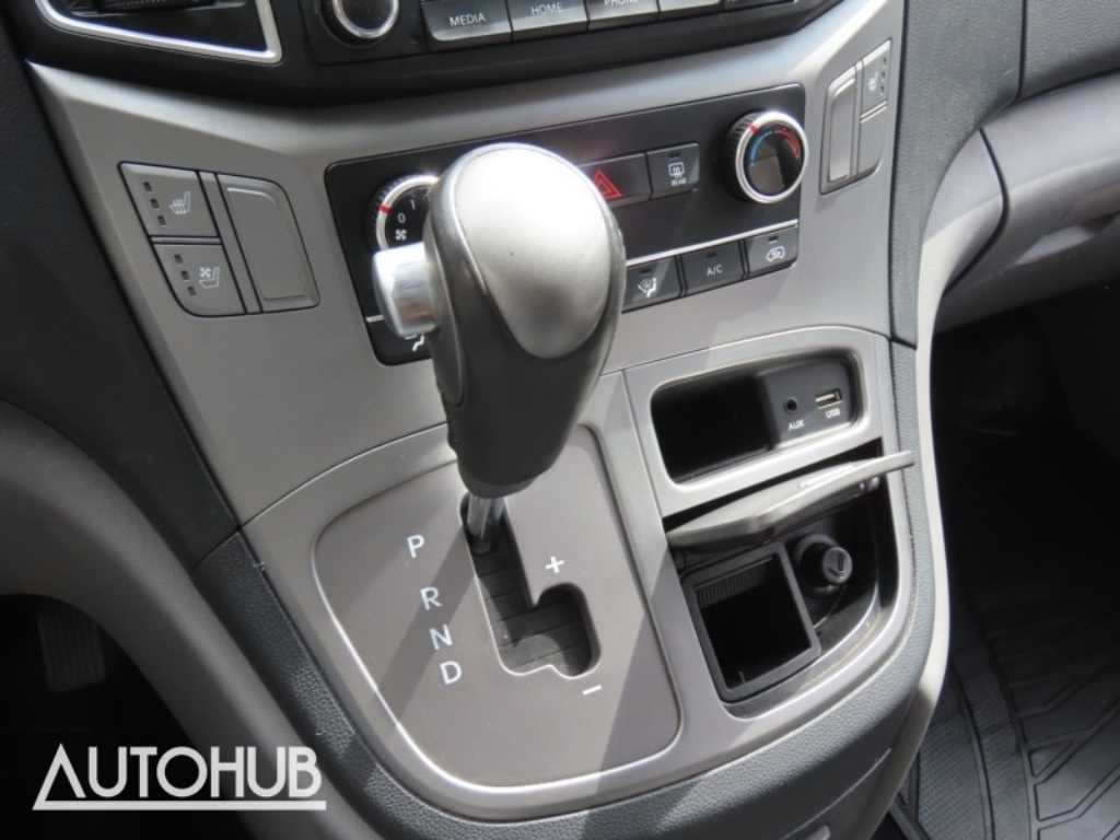 Hyundai Starex — photo 06