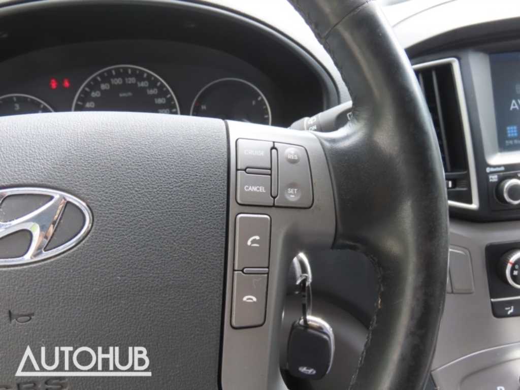 Hyundai Starex — photo 10