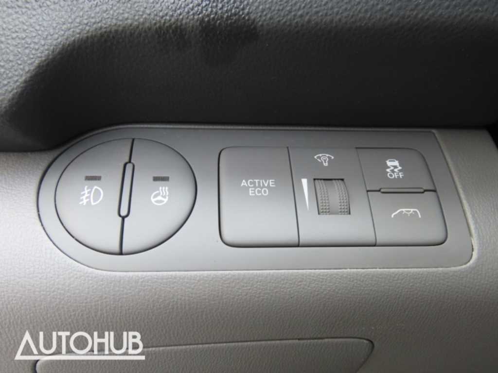 Hyundai Starex — photo 11