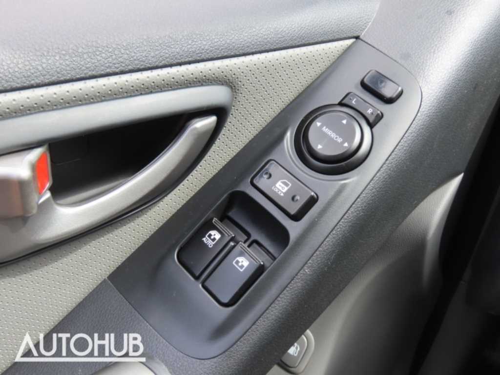 Hyundai Starex — photo 12