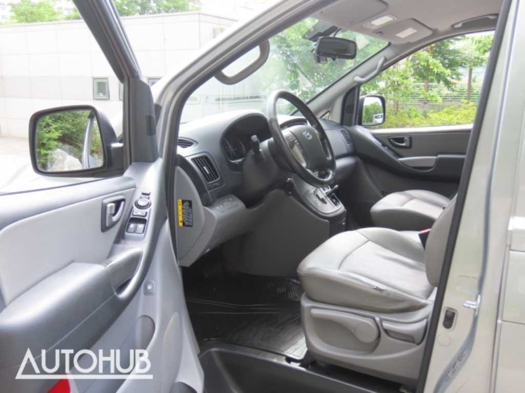 Hyundai Starex — photo 13