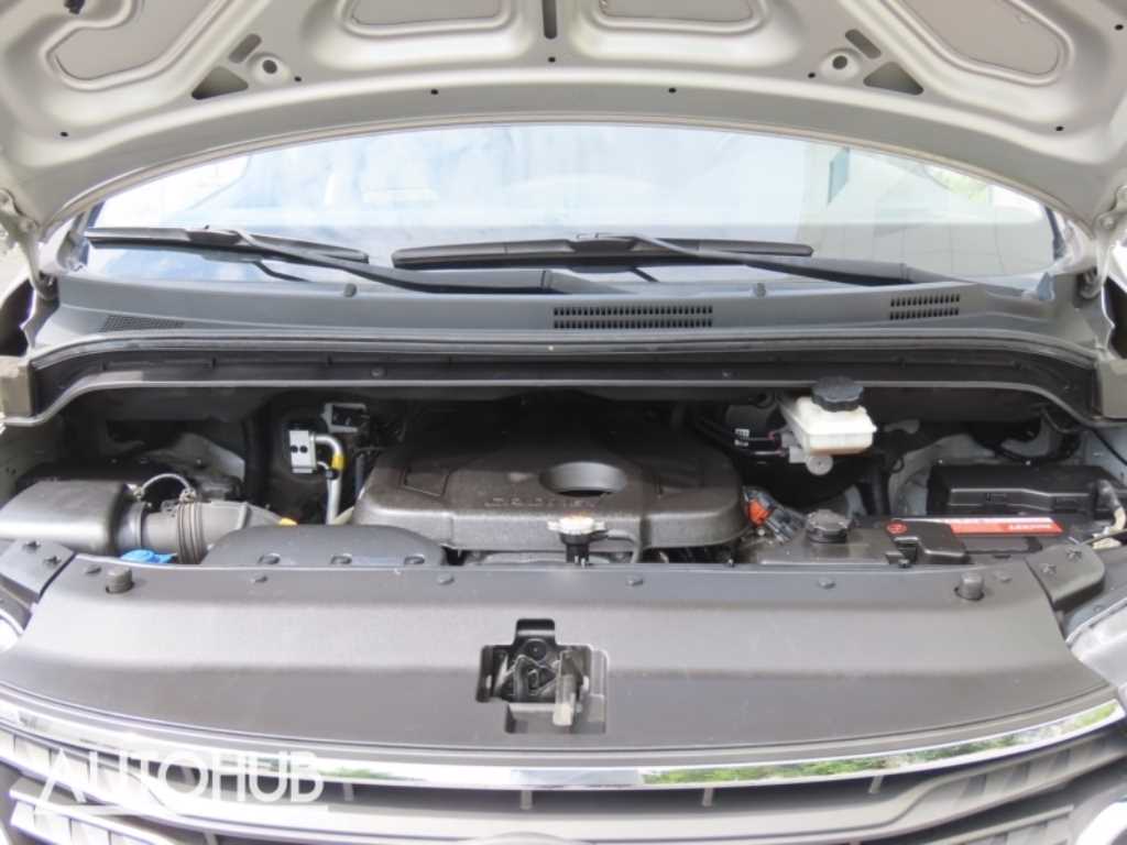 Hyundai Starex — photo 19