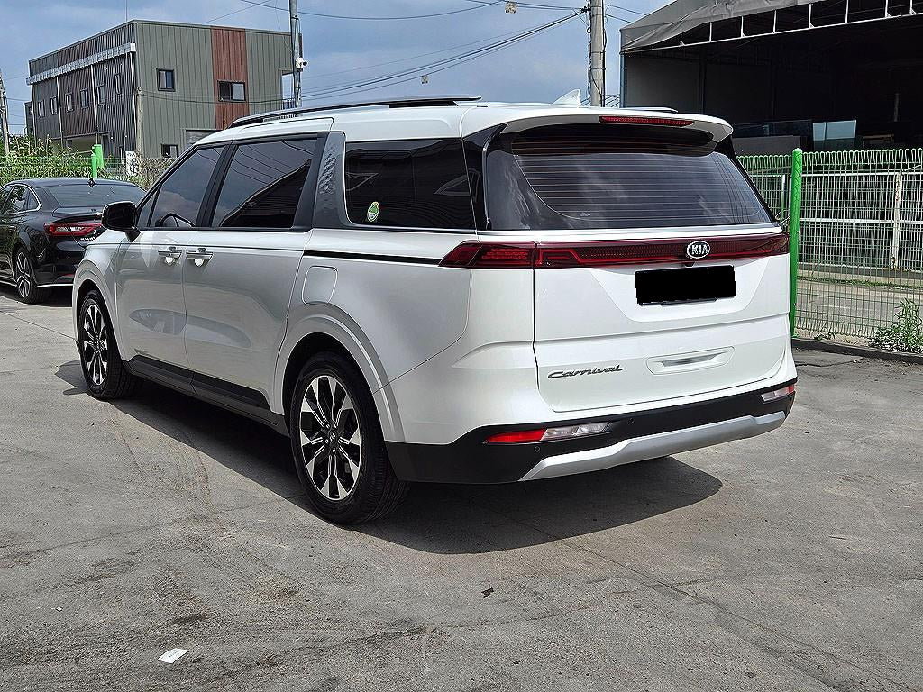 Kia Carnival — photo 03