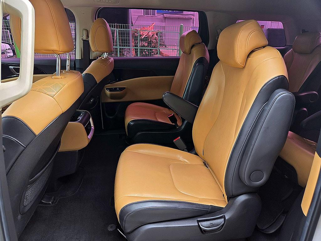 Kia Carnival — photo 07