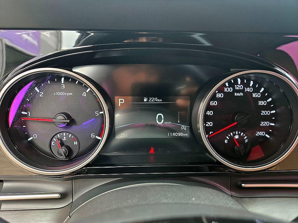 Kia Carnival — photo 09