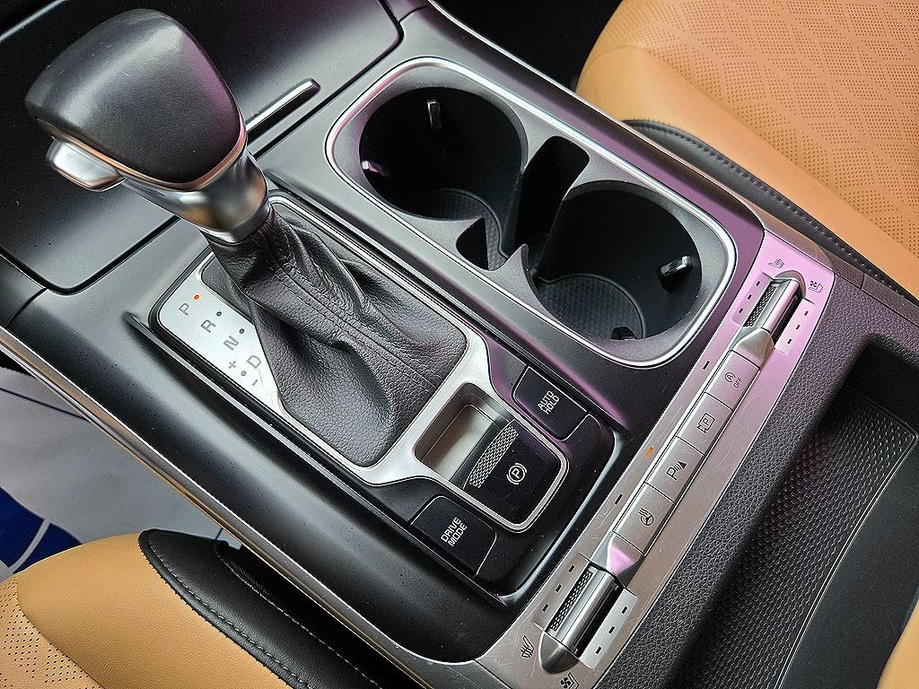 Kia Carnival — photo 11