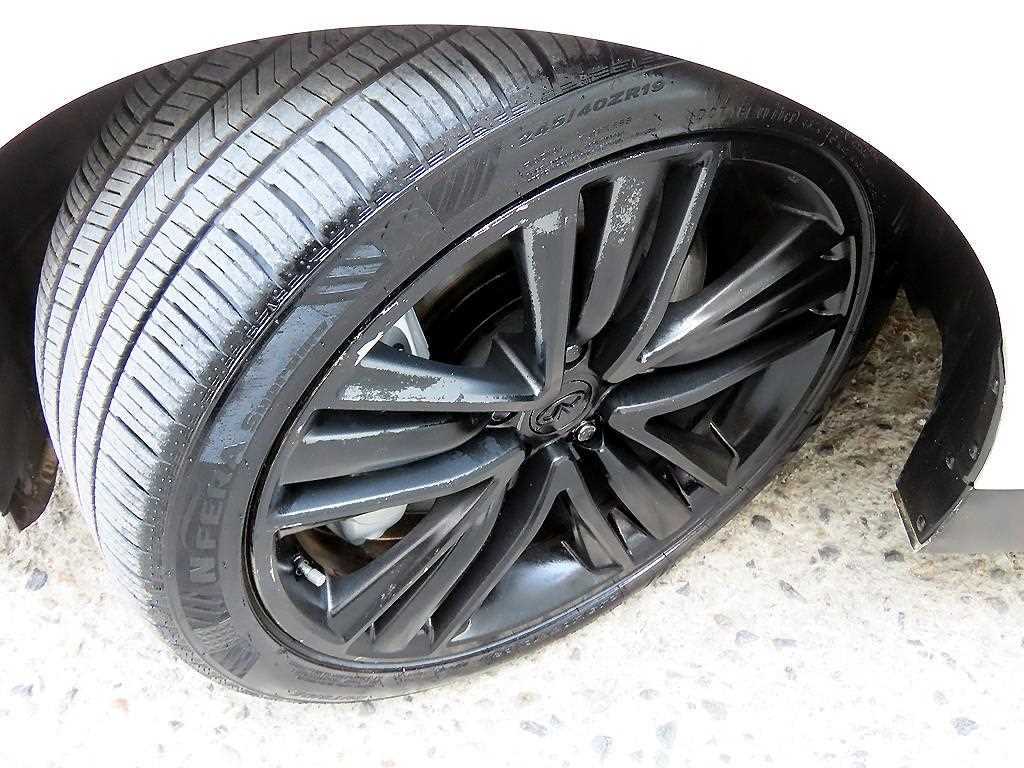 Infiniti Q50 — photo 20