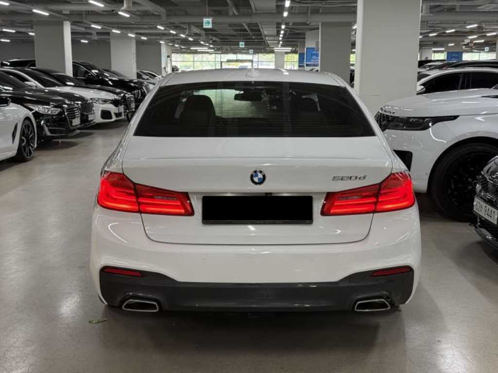BMW 5-Series — photo 04