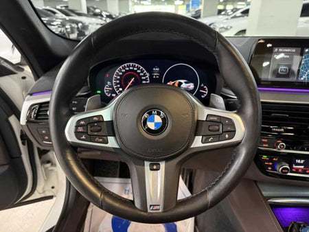 BMW 5-Series — photo 10